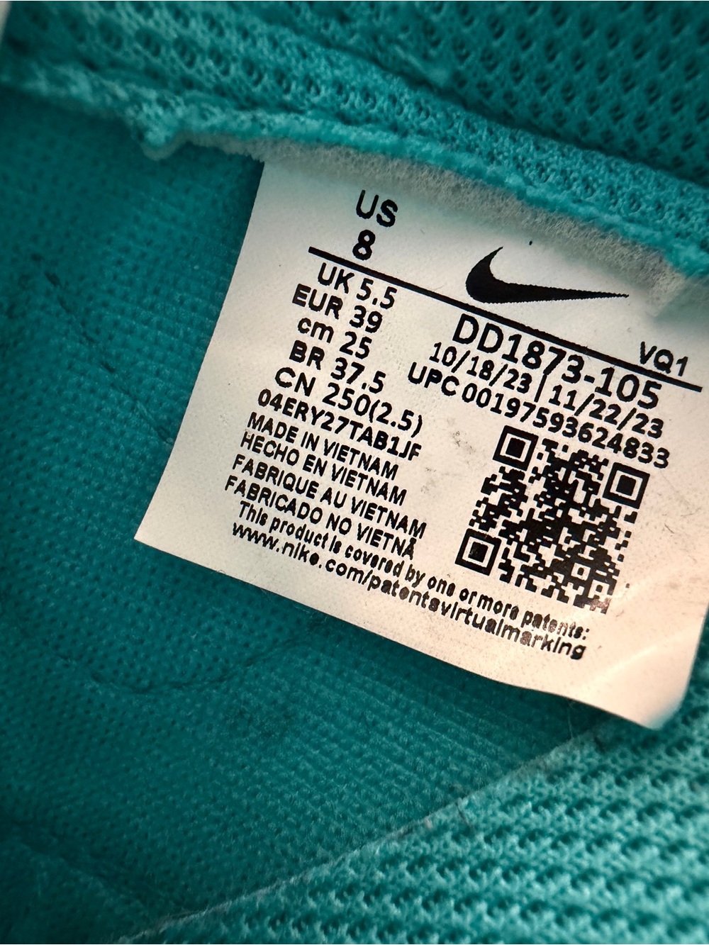 Nike Low-Top Sneakers in Teal and White - Picture 6 of 9